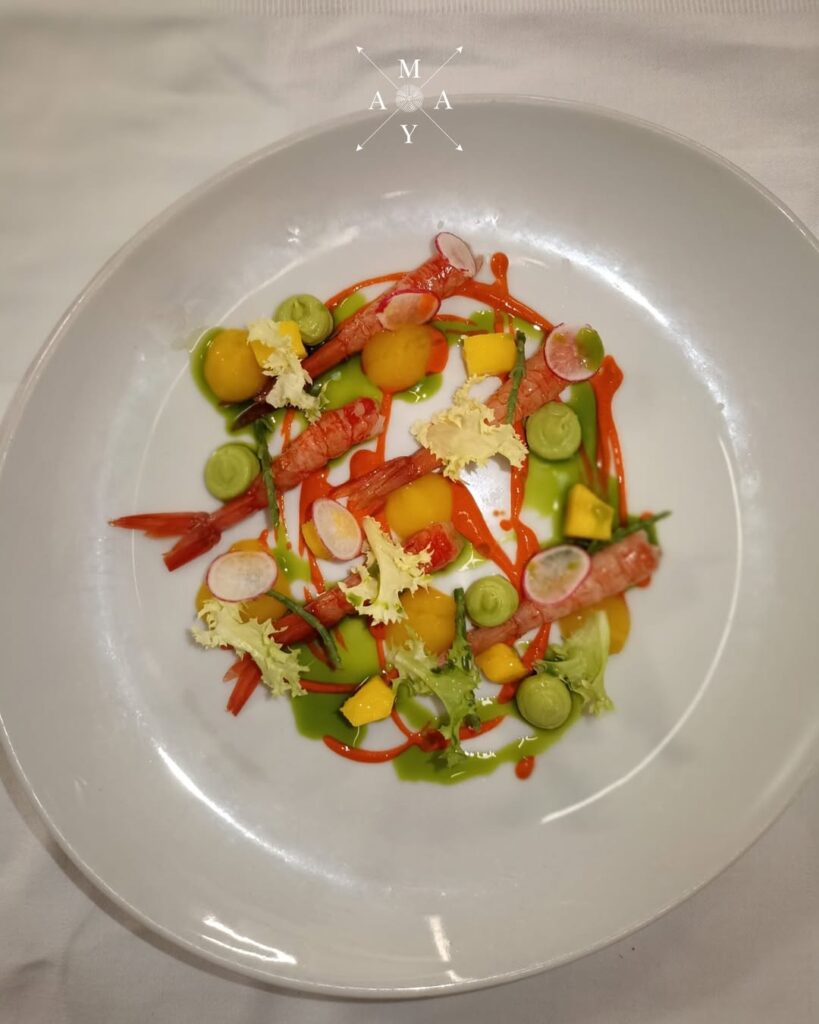 Ristorante pizzeria con cucina tipica vista mare a Costa Paradiso